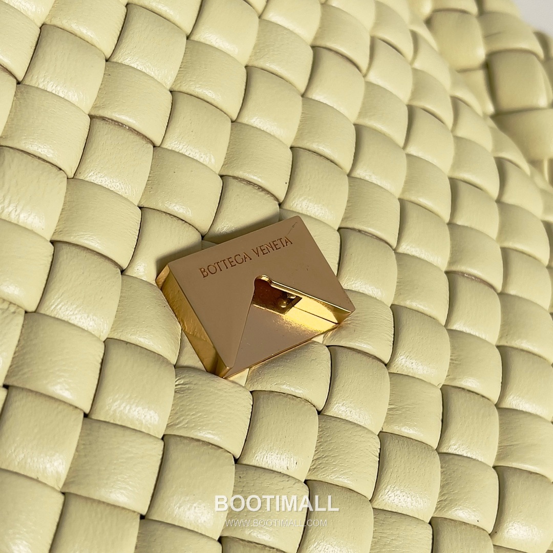 Bottega Veneta Mini Cobble Intrecciato Woven Leather Crossbody Bag 보테가베네타 미니 코블 인트레치아토 위빙 레더 크로스백 19cm 6