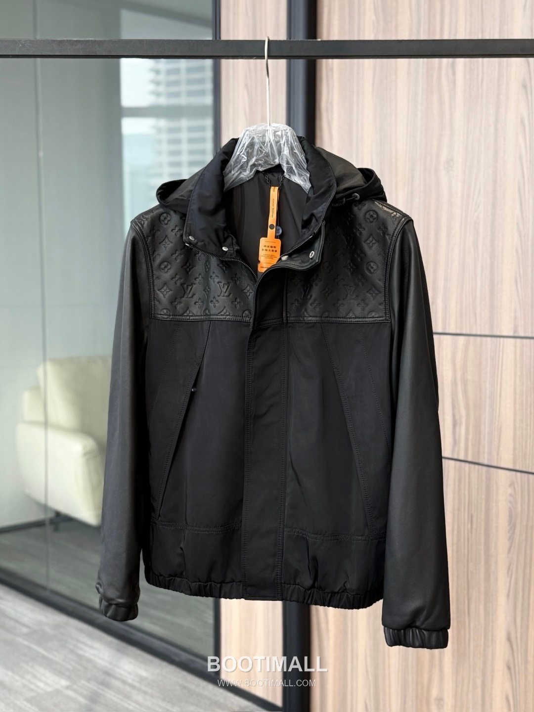 Louis Vuitton Monogram Embossed Mixed Leather Windbreaker Jacket 루이비통 모노그램 엠보싱 믹스드 레더 윈드브레이커 재킷 15