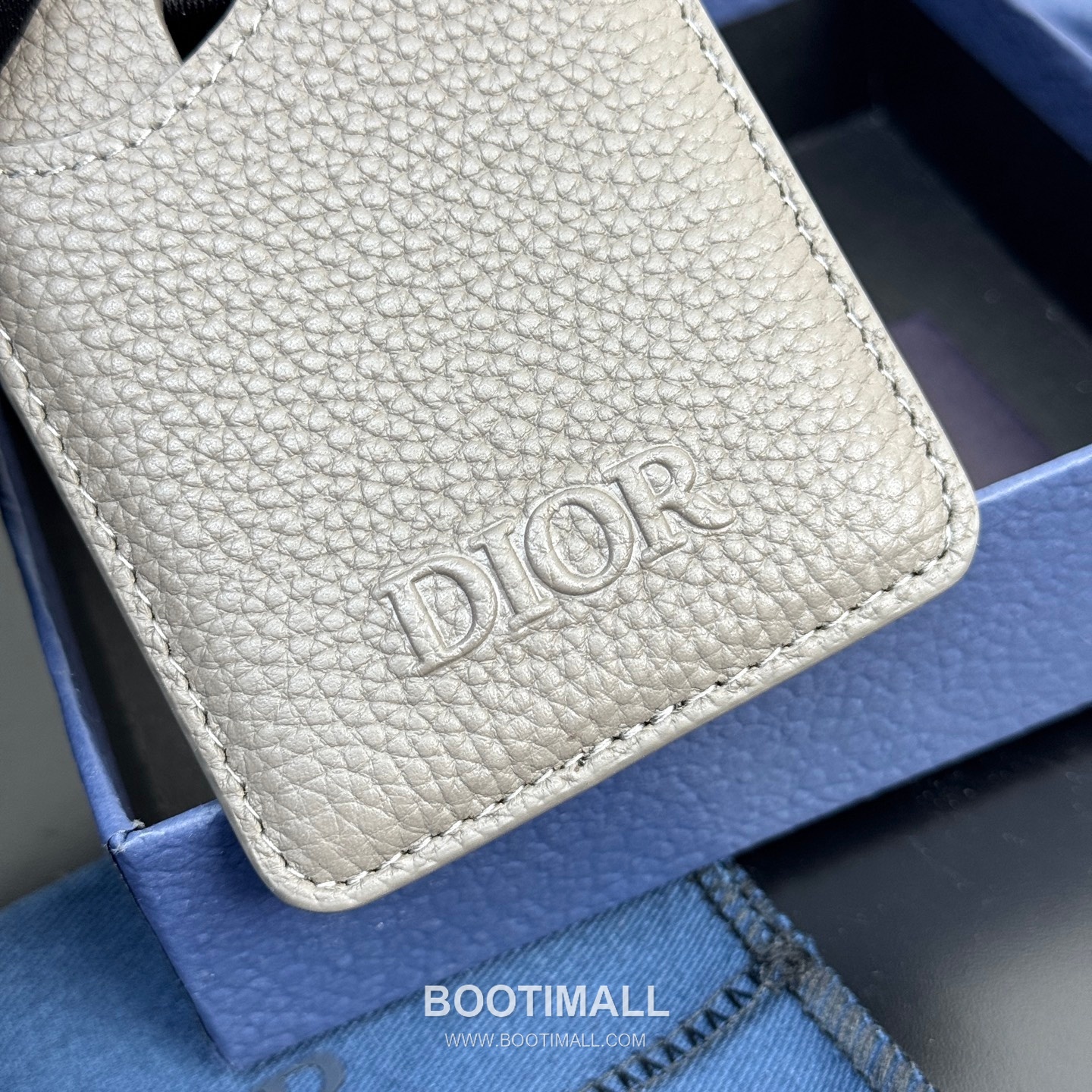 Dior Saddle Magnetic Card Holder Dior Gravity Embossed Calfskin 디올 새들 마그네틱 카드홀더 그라비티 엠보스 카프스킨 9.5cm 3