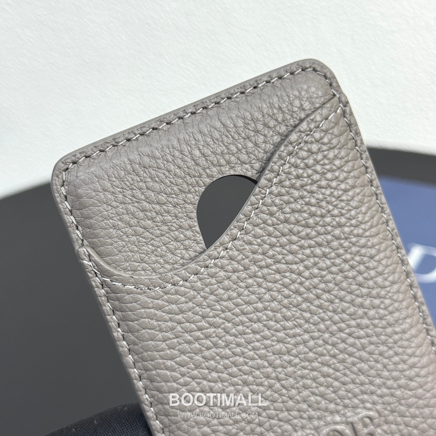 Dior Saddle Magnetic Card Holder Dior Gravity Embossed Calfskin 디올 새들 마그네틱 카드홀더 그라비티 엠보스 카프스킨 9.5cm 4