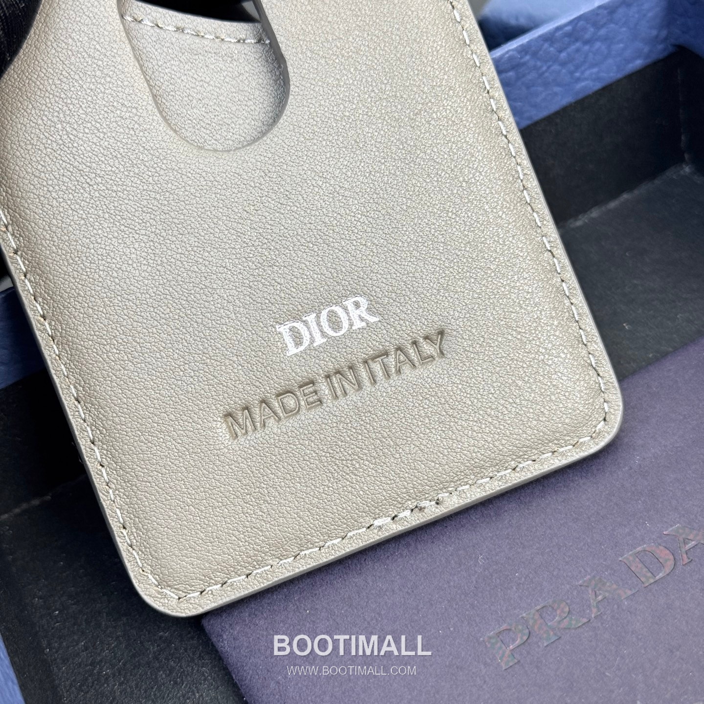 Dior Saddle Magnetic Card Holder Dior Gravity Embossed Calfskin 디올 새들 마그네틱 카드홀더 그라비티 엠보스 카프스킨 9.5cm 6