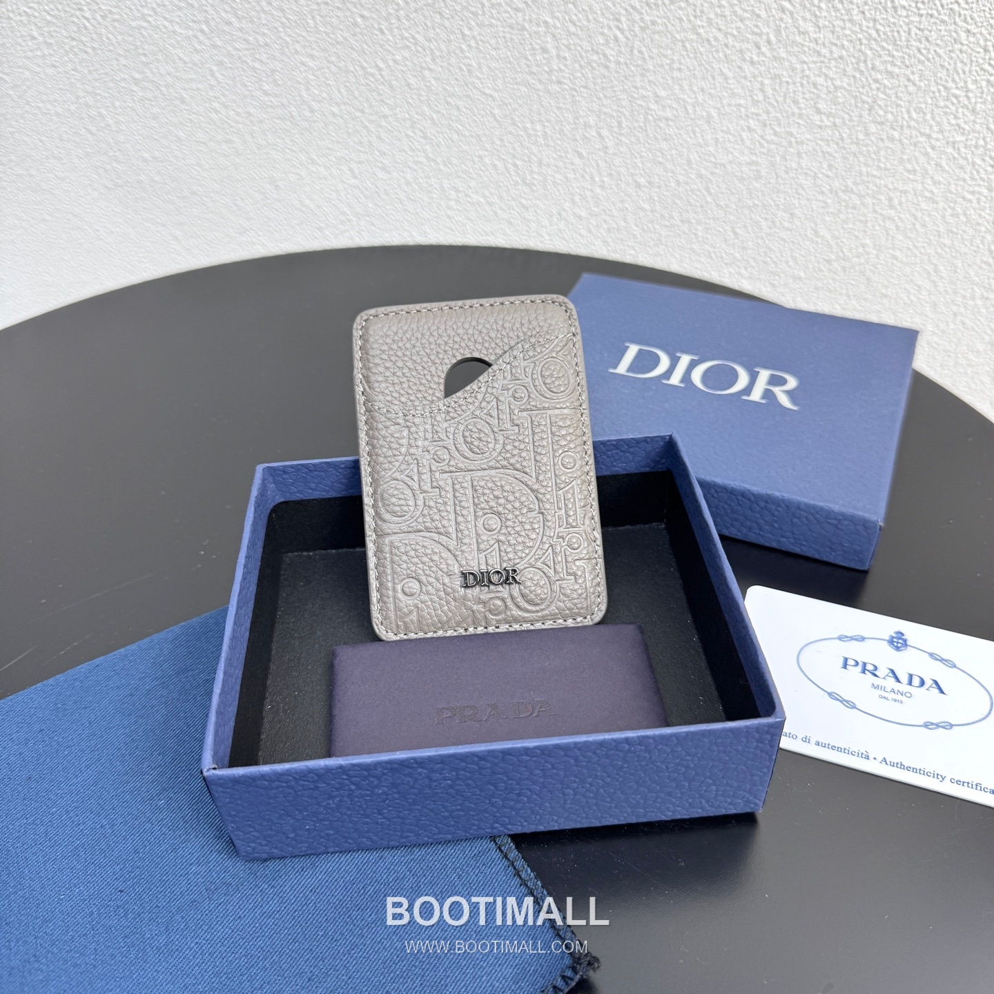 Dior Saddle Magnetic Card Holder Dior Gravity Embossed Calfskin 디올 새들 마그네틱 카드홀더 그라비티 엠보스 카프스킨 9.5cm 2