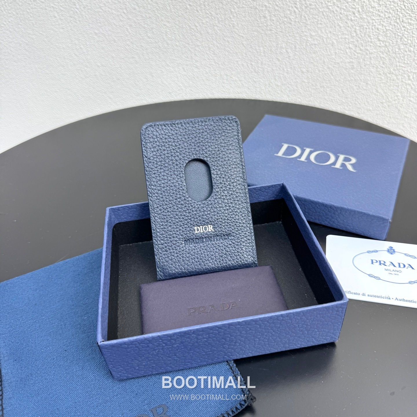 Dior Saddle Magnetic Card Holder Dior Gravity Embossed Calfskin 디올 새들 마그네틱 카드홀더 그라비티 엠보스 카프스킨 9.5cm 3