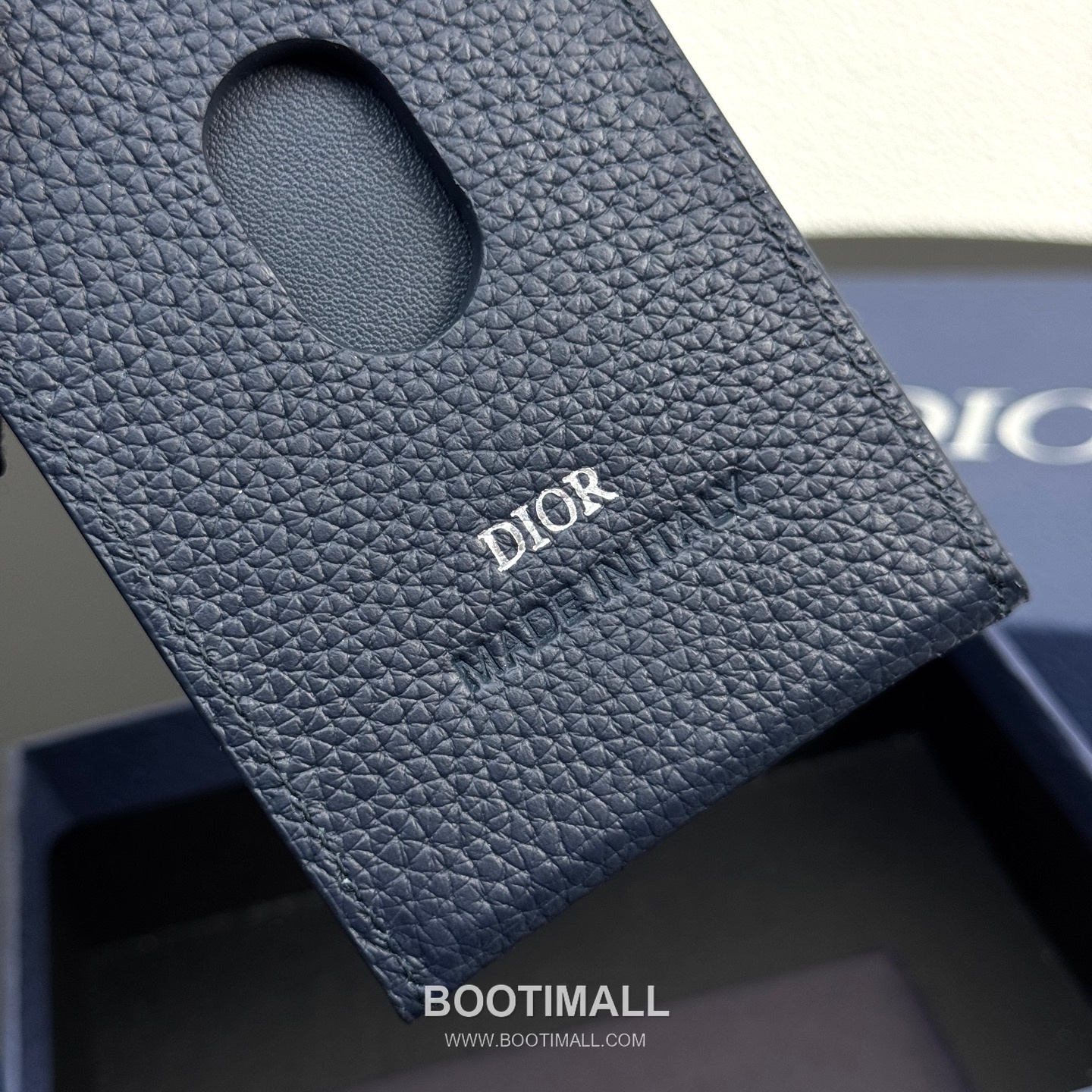 Dior Saddle Magnetic Card Holder Dior Gravity Embossed Calfskin 디올 새들 마그네틱 카드홀더 그라비티 엠보스 카프스킨 9.5cm 6