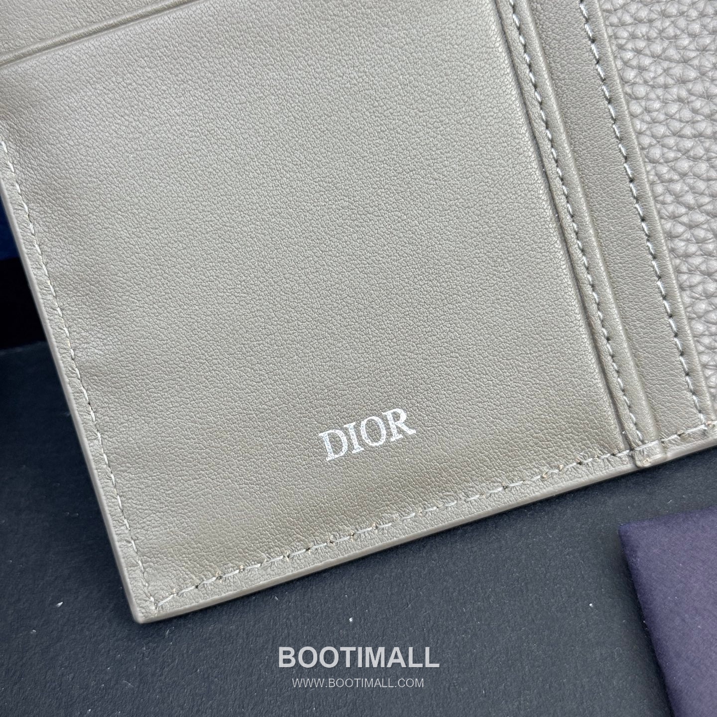 Dior CD Icon Vertical Bi-Fold Long Wallet Calfskin 디올 CD 아이콘 버티컬 바이폴드 장지갑 카프스킨 18cm 7