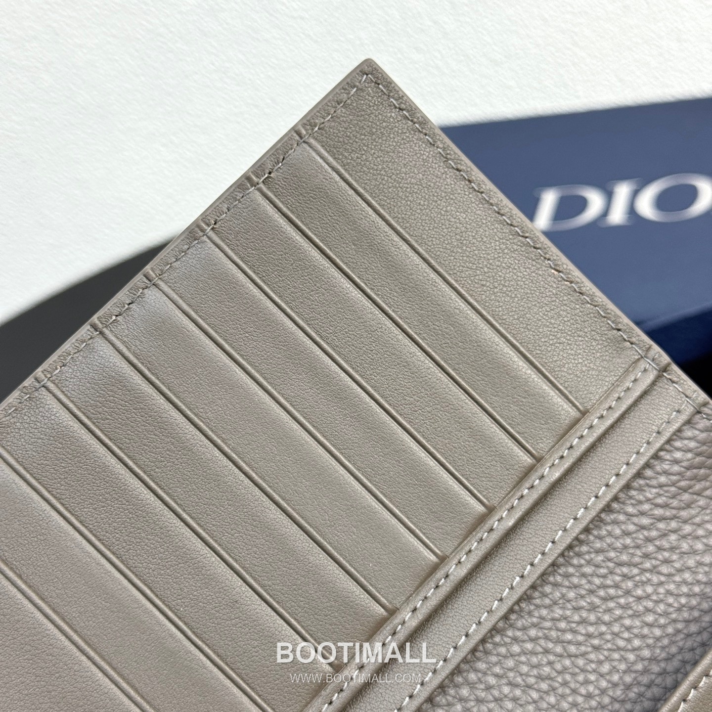 Dior CD Icon Vertical Bi-Fold Long Wallet Calfskin 디올 CD 아이콘 버티컬 바이폴드 장지갑 카프스킨 18cm 9