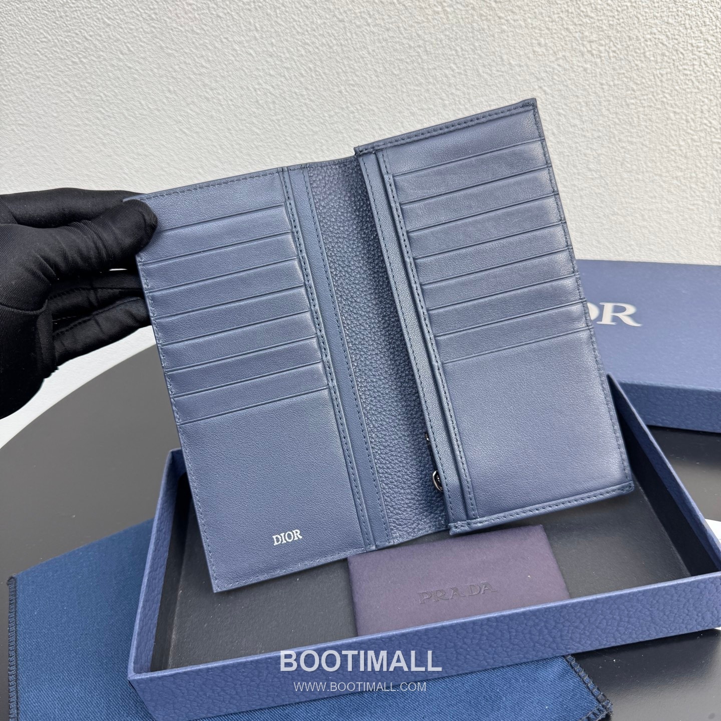 Dior CD Icon Vertical Bi-Fold Long Wallet Calfskin 디올 CD 아이콘 버티컬 바이폴드 장지갑 카프스킨 18cm 6