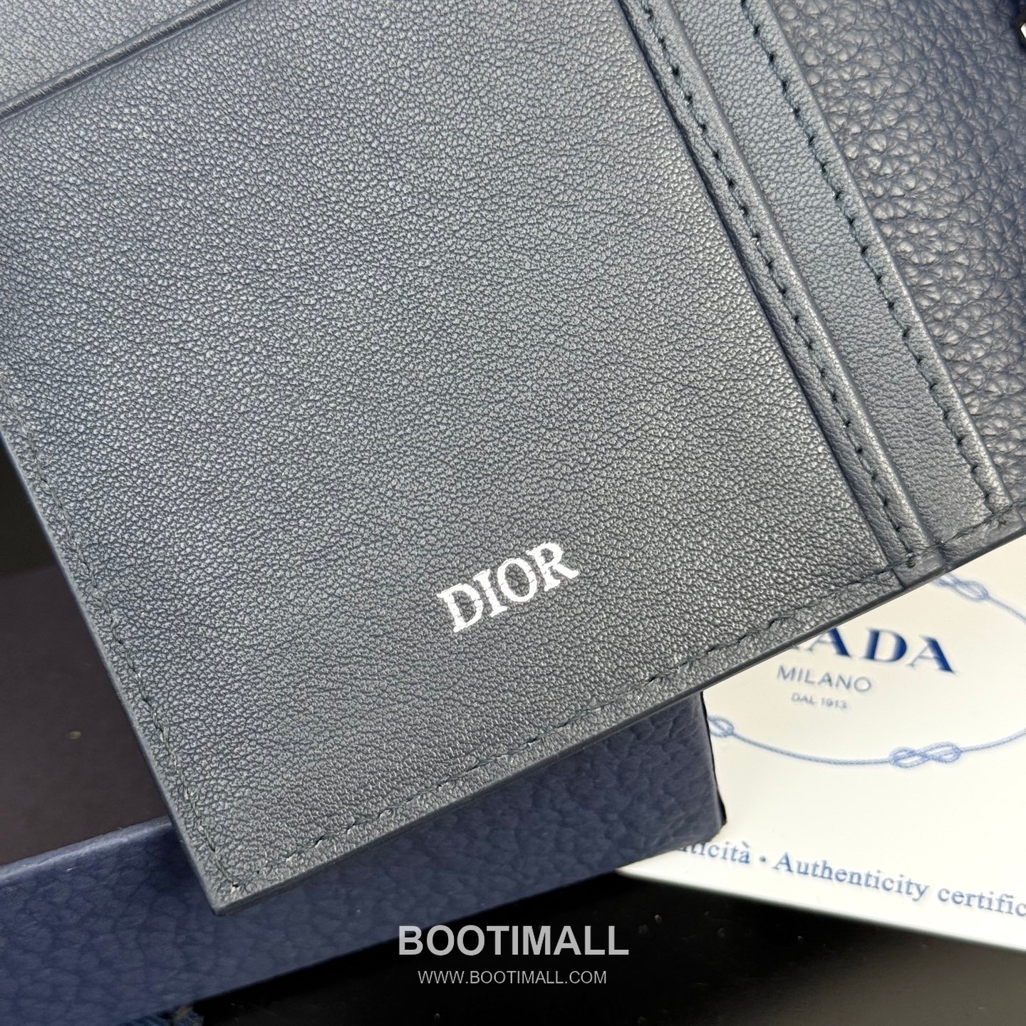 Dior CD Icon Vertical Bi-Fold Long Wallet Calfskin 디올 CD 아이콘 버티컬 바이폴드 장지갑 카프스킨 18cm 7