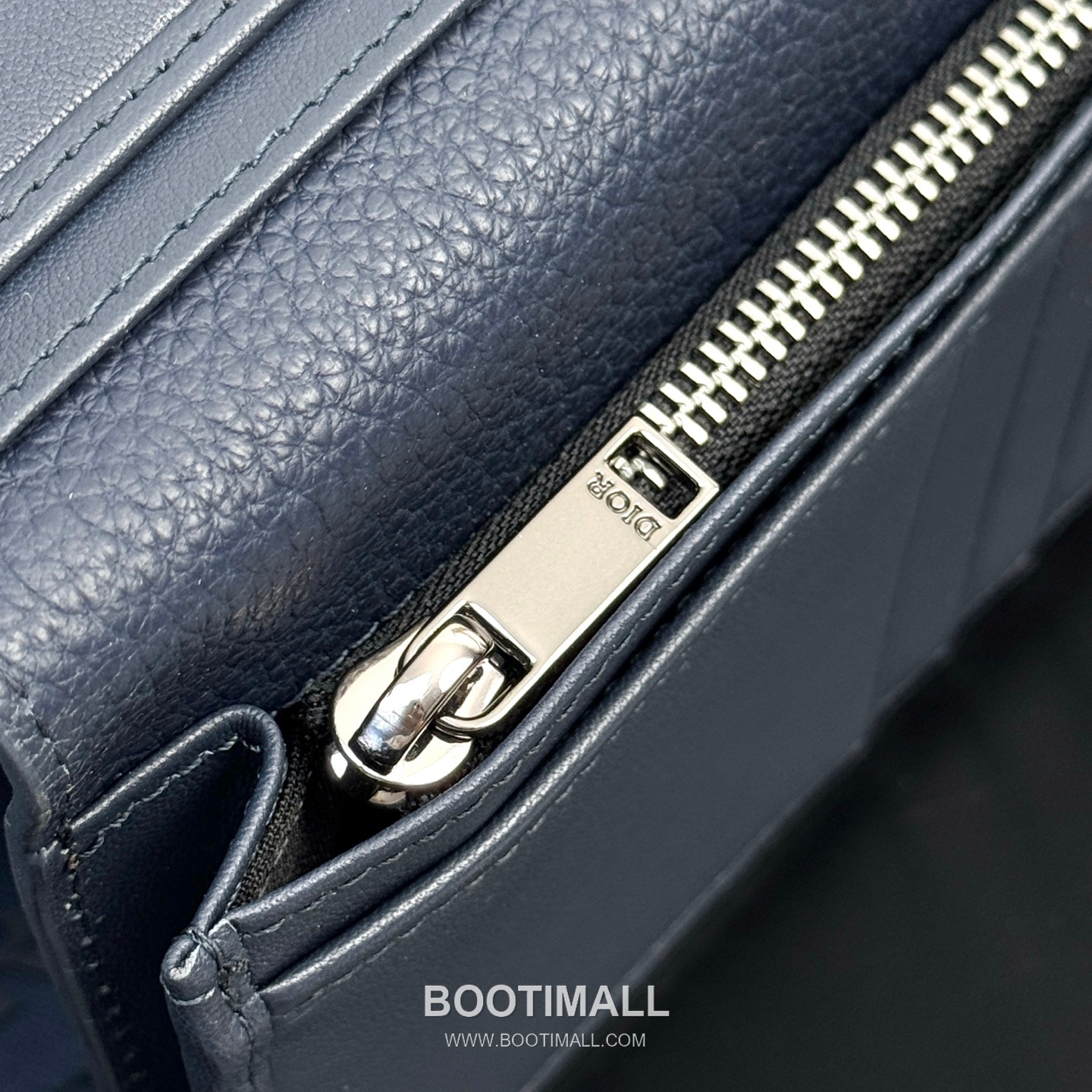 Dior CD Icon Vertical Bi-Fold Long Wallet Calfskin 디올 CD 아이콘 버티컬 바이폴드 장지갑 카프스킨 18cm 8