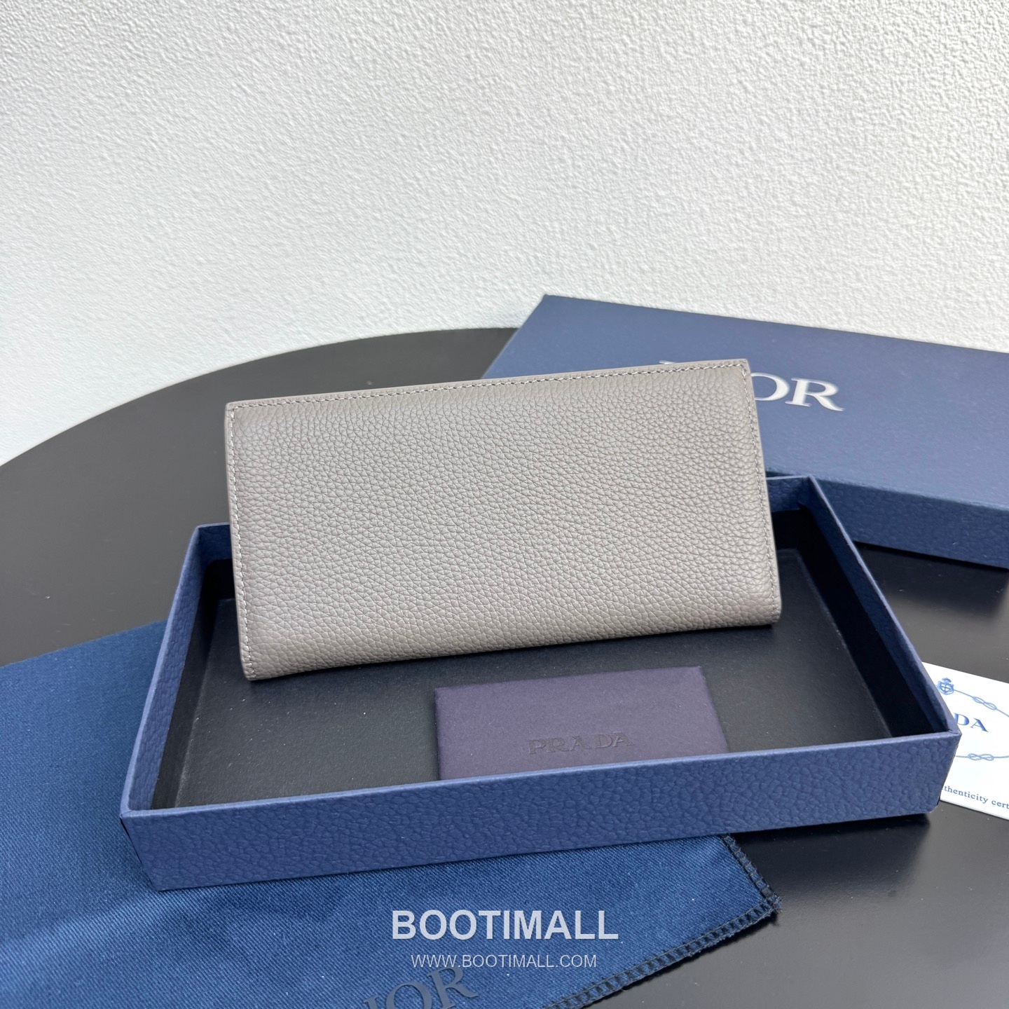 Dior CD Icon Vertical Bi-Fold Long Wallet Calfskin 디올 CD 아이콘 버티컬 바이폴드 장지갑 카프스킨 18cm 3