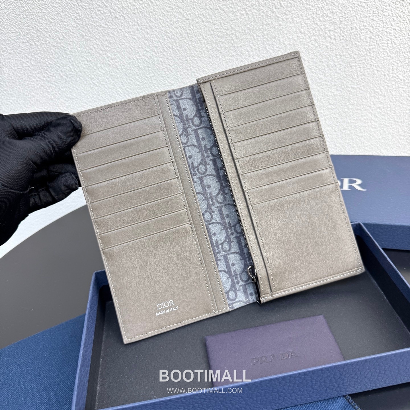 Dior CD Icon Vertical Bi-Fold Long Wallet Calfskin 디올 CD 아이콘 버티컬 바이폴드 장지갑 카프스킨 18cm 6