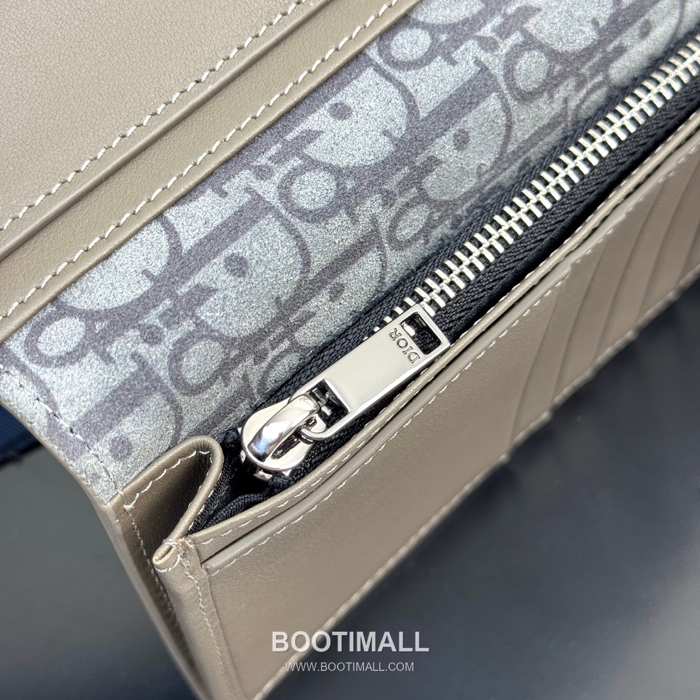 Dior CD Icon Vertical Bi-Fold Long Wallet Calfskin 디올 CD 아이콘 버티컬 바이폴드 장지갑 카프스킨 18cm 8