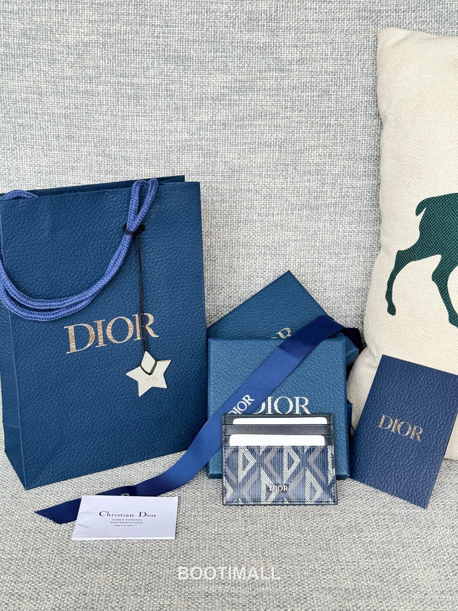 Dior Dior Gravity Pocket Card Holder Black Embossed Calfskin 디올 디올 그라비티 포켓 카드홀더 블랙 엠보스 카프스킨 10cm 1