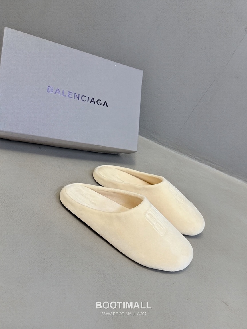 Balenciaga Pool Slide Sandals Black 발렌시아가 풀 슬라이드 샌들 블랙 2