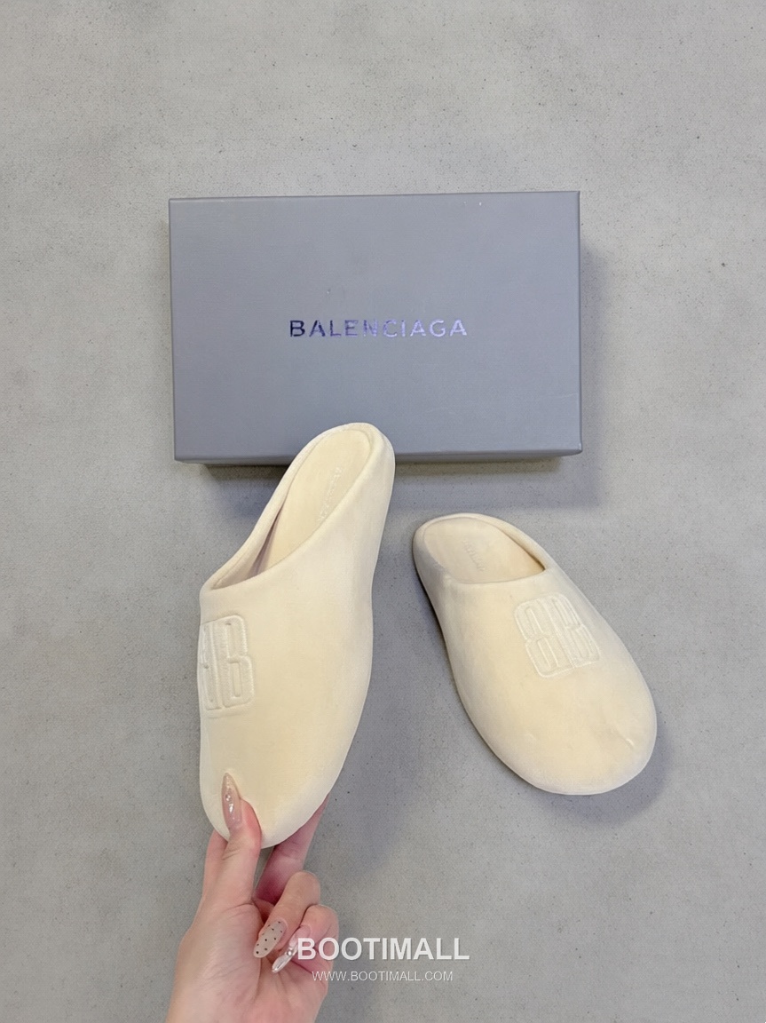 Balenciaga Pool Slide Sandals Black 발렌시아가 풀 슬라이드 샌들 블랙 4