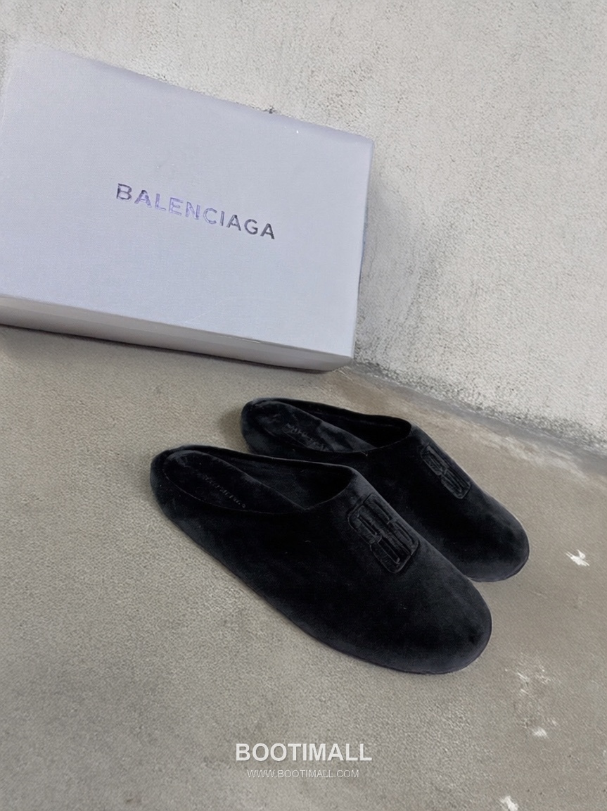 Balenciaga Pool Slide Sandals Black 발렌시아가 풀 슬라이드 샌들 블랙 2
