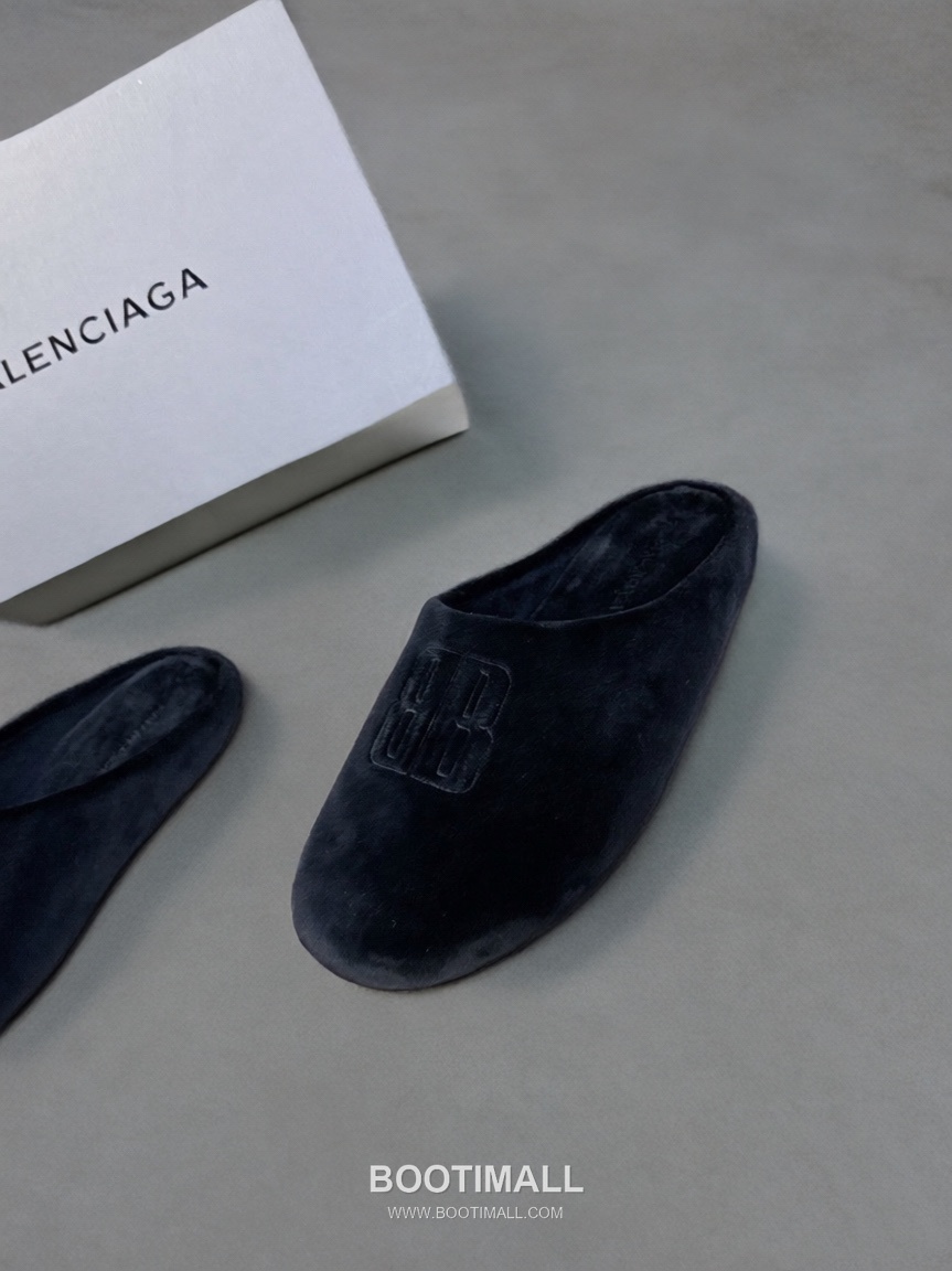 Balenciaga Pool Slide Sandals Black 발렌시아가 풀 슬라이드 샌들 블랙 3