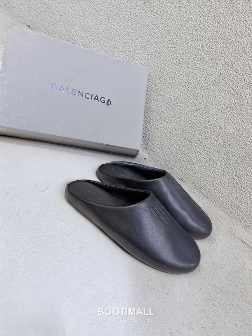 Balenciaga Pool Slide Sandals Black 발렌시아가 풀 슬라이드 샌들 블랙 2
