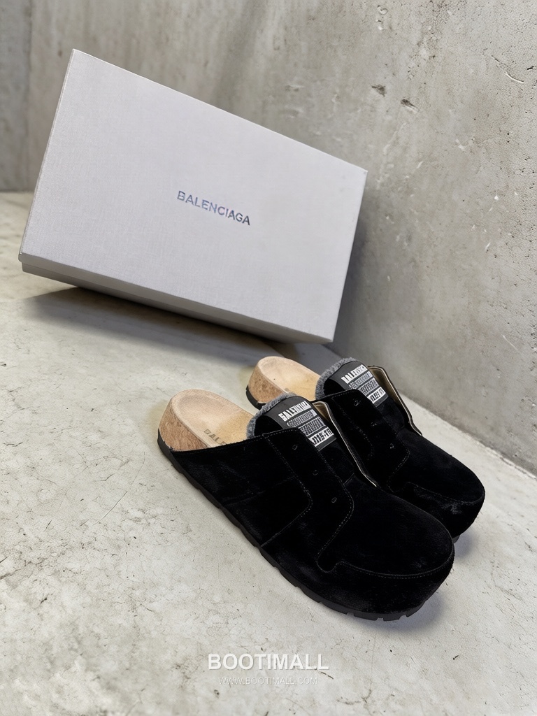 Balenciaga Fur Mule Sandals Black 발렌시아가 퍼 뮬 샌들 블랙 2
