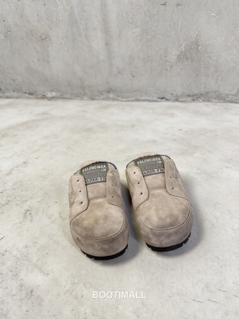 Balenciaga Fur Mule Sandals Black 발렌시아가 퍼 뮬 샌들 블랙 1