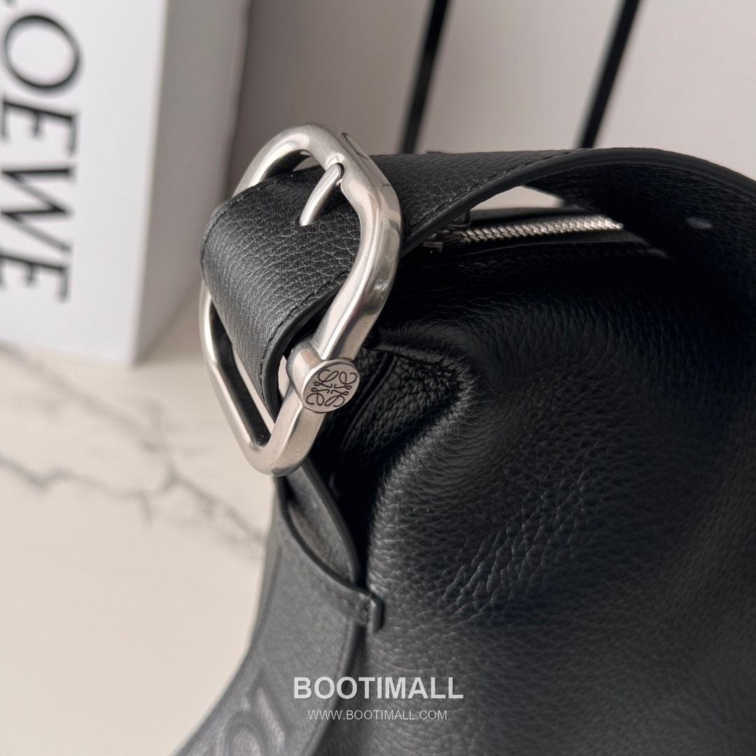 Loewe Loop Hobo 65256185 Grained Calfskin Shoulder Bag 로에베 루프 호보 65256185 그레인드 카프스킨 숄더백 29cm 17