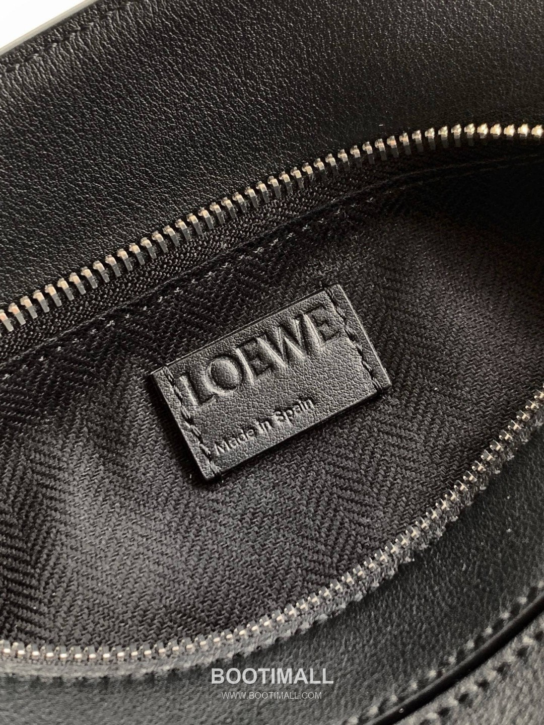 Loewe Panta Puzzle Small Shiny Calfskin Black Handbag 로에베 판타 퍼즐 스몰 052557100 샤이니 카프스킨 블랙 핸드백 24cm 18