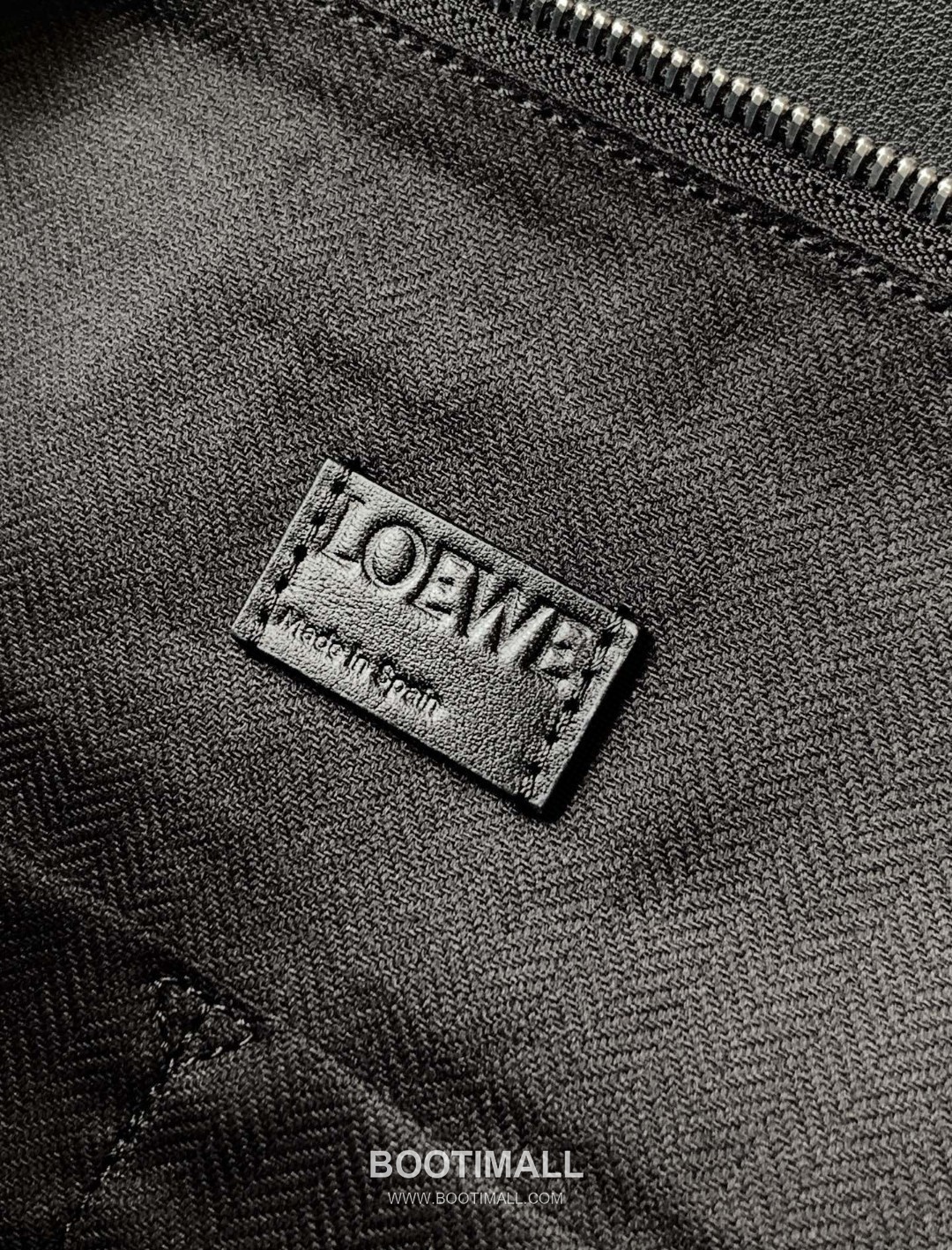 Loewe Puzzle Biker Large Shiny Calfskin Black Handbag 로에베 퍼즐 바이커 라지 652566115 샤이니 카프스킨 블랙 핸드백 33cm 17