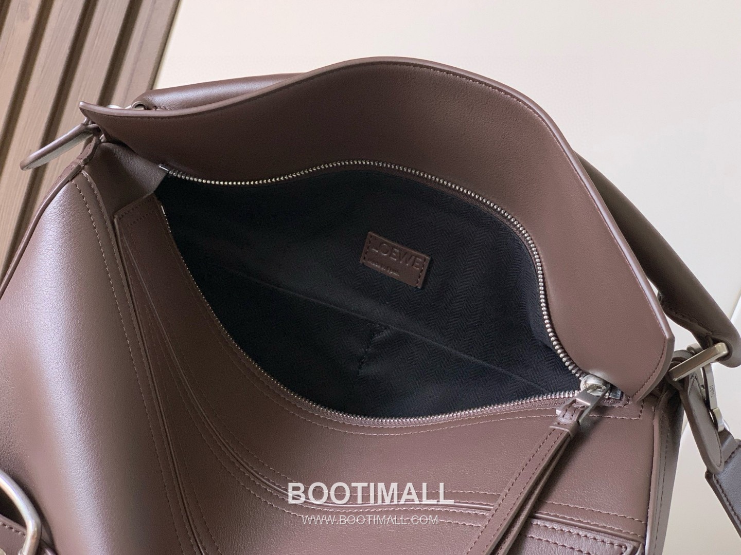 Loewe Puzzle Biker Large Shiny Calfskin Black Handbag 로에베 퍼즐 바이커 라지 652566115 샤이니 카프스킨 블랙 핸드백 33cm 16