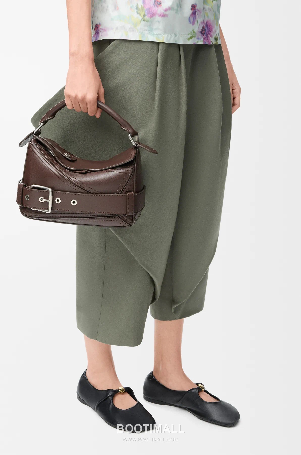 Loewe Puzzle Biker Large Shiny Calfskin Black Handbag 로에베 퍼즐 바이커 라지 652566115 샤이니 카프스킨 블랙 핸드백 33cm 20