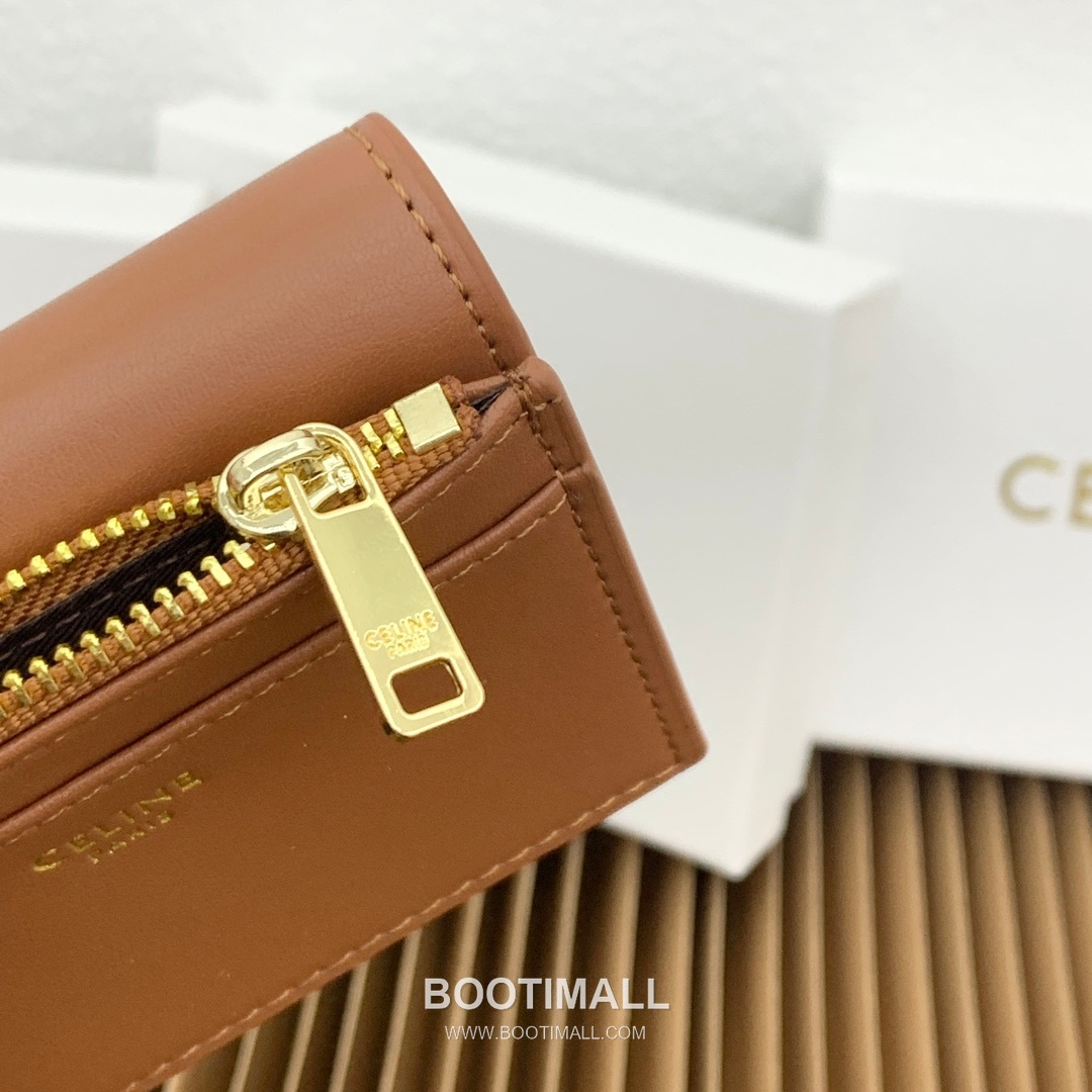 Celine Triomphe Glossy Calfskin Small Wallet with Coin Pouch 셀린느 트리옹프 글로시 카프스킨 스몰 지갑 16332 9.5cm 5