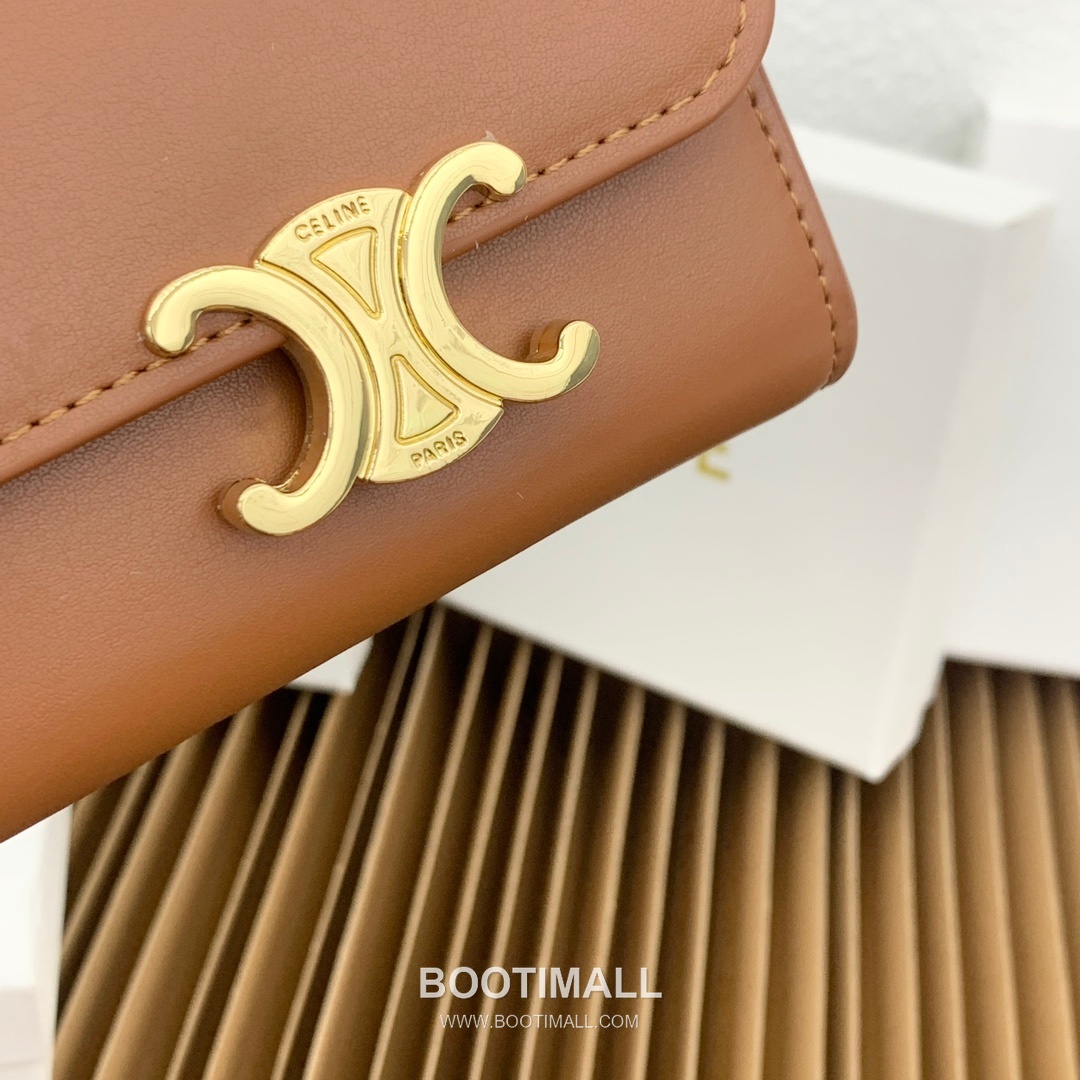 Celine Triomphe Glossy Calfskin Small Wallet with Coin Pouch 셀린느 트리옹프 글로시 카프스킨 스몰 지갑 16332 9.5cm 6