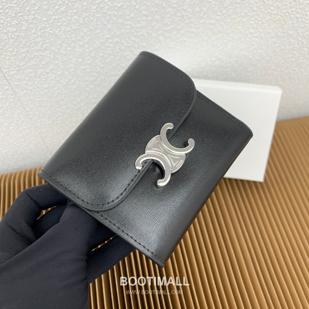 Celine Triomphe Small Flap Wallet in Glossy Lambskin 셀린느 트리옹프 글로시 램스킨 스몰 플랩 지갑 10783 10.5cm 3