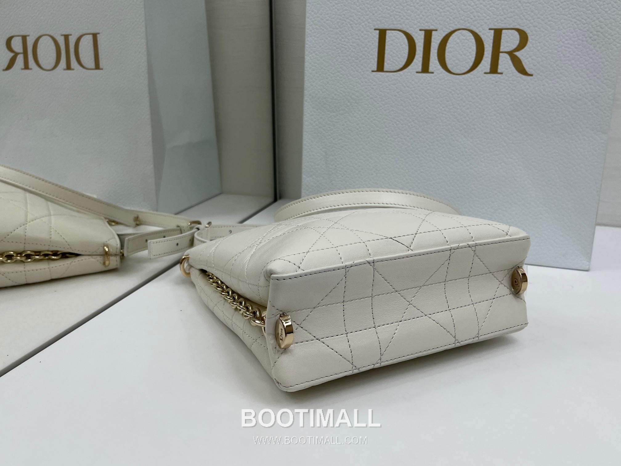 Dior Trianon Vertical Cannage Lambskin Chain Shoulder Bag 디올 트리아농 버티컬 까나쥬 램스킨 체인 숄더백 21cm 5