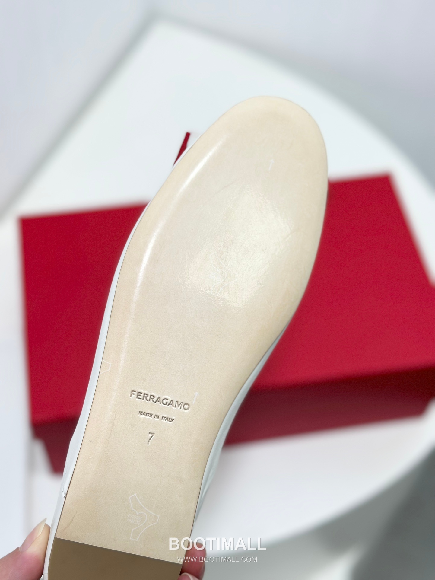 Salvatore Ferragamo Vara Bow Nappa Leather Ballet Flats 살바토레 페라가모 바라 리본 나파 레더 발레리나 플랫 504845 3cm 8