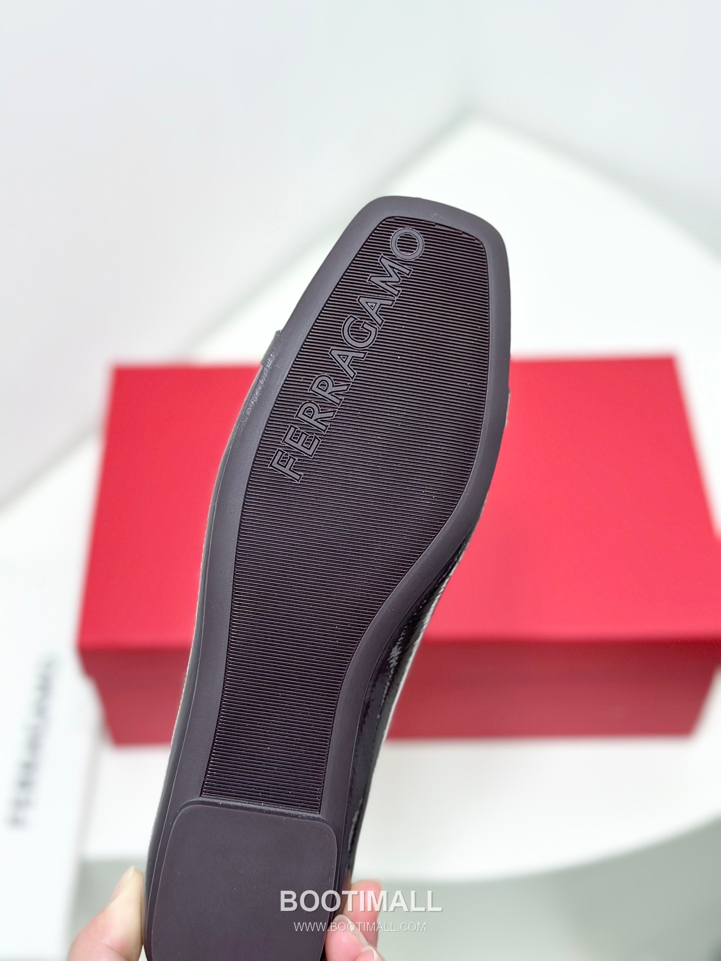 Salvatore Ferragamo Gancini Patent Leather Ballet Flats 살바토레 페라가모 간치니 페이턴트 레더 발레리나 플랫 454039 2cm 9