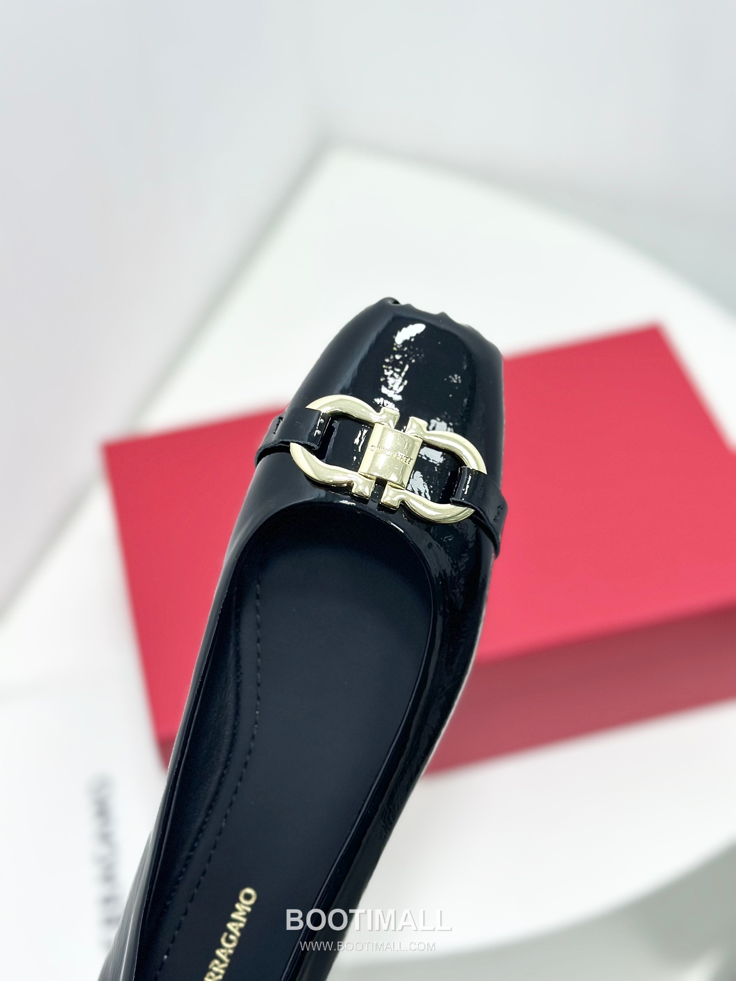 Salvatore Ferragamo Gancini Patent Leather Ballet Flats 살바토레 페라가모 간치니 페이턴트 레더 발레리나 플랫 454039 2cm 8