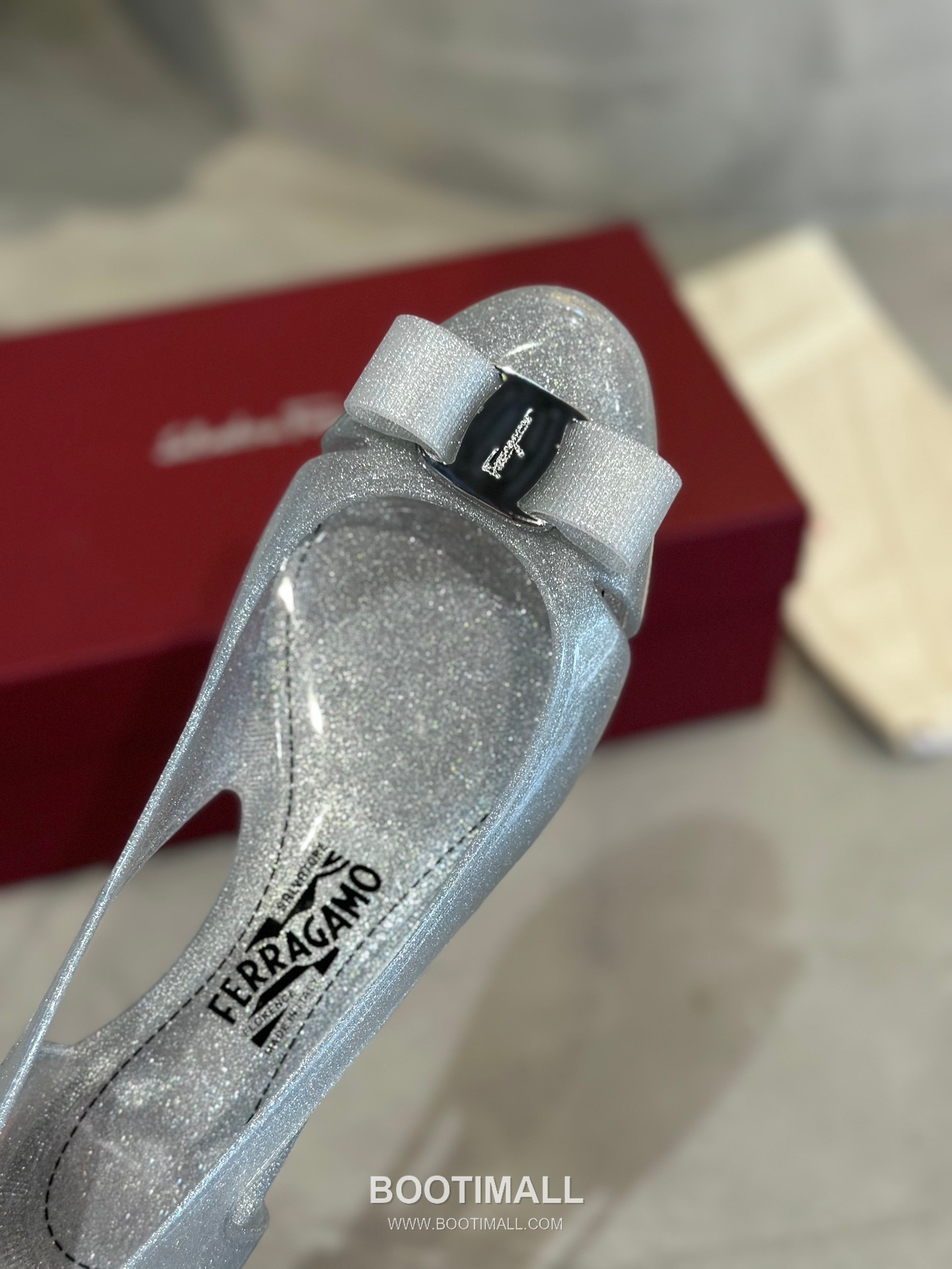 Salvatore Ferragamo Vara Bow PVC Jelly Flats 살바토레 페라가모 바라 리본 PVC 젤리 플랫 282624 2cm 8
