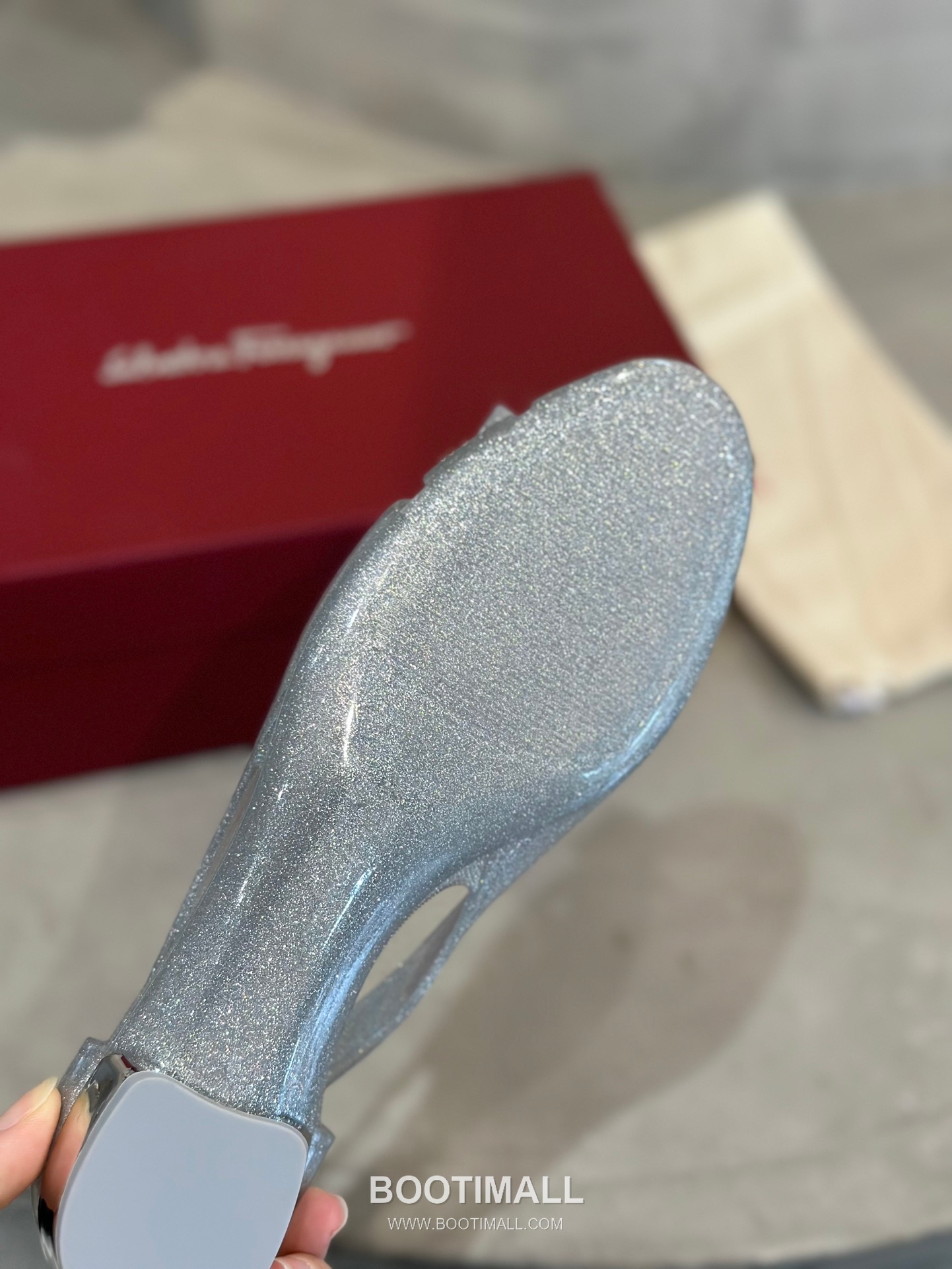 Salvatore Ferragamo Vara Bow PVC Jelly Flats 살바토레 페라가모 바라 리본 PVC 젤리 플랫 282624 2cm 9