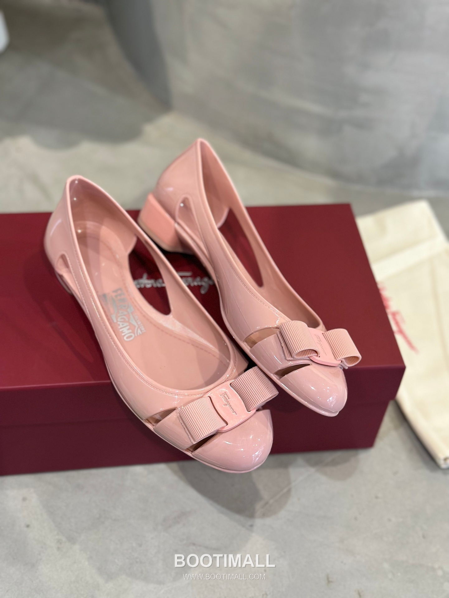 Salvatore Ferragamo Vara Bow PVC Jelly Flats 살바토레 페라가모 바라 리본 PVC 젤리 플랫 282624 2cm 1
