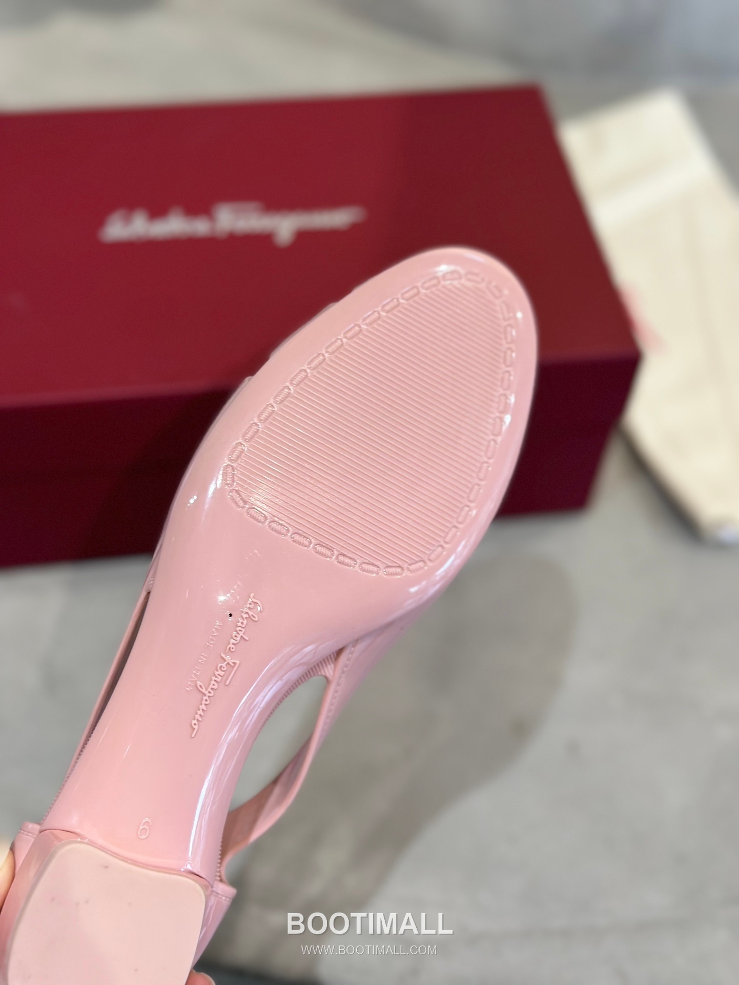 Salvatore Ferragamo Vara Bow PVC Jelly Flats 살바토레 페라가모 바라 리본 PVC 젤리 플랫 282624 2cm 9
