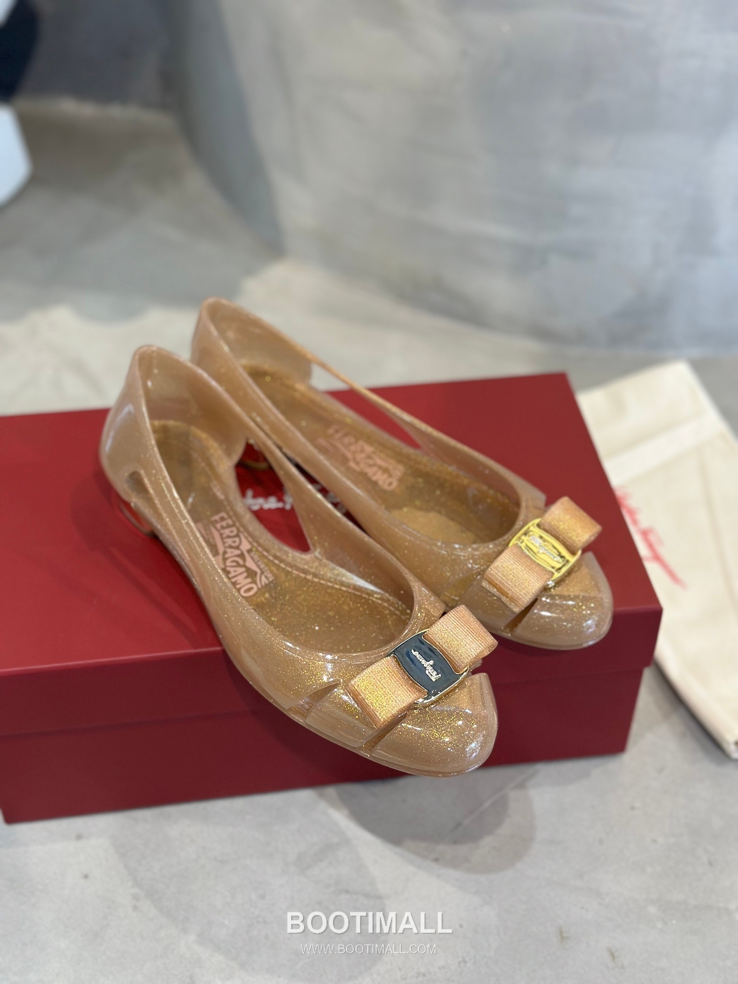 Salvatore Ferragamo Vara Bow PVC Jelly Flats 살바토레 페라가모 바라 리본 PVC 젤리 플랫 282624 2cm 1