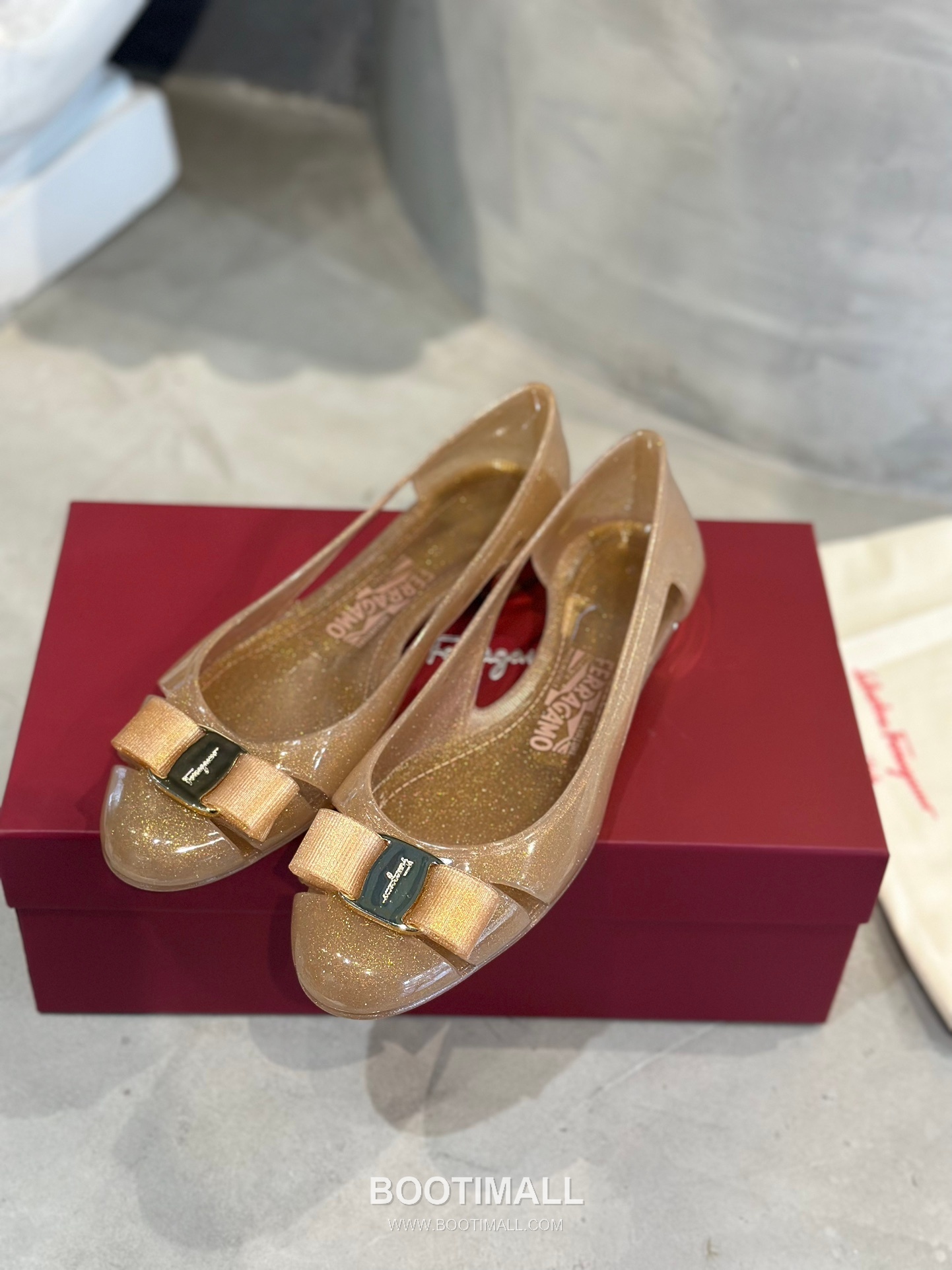Salvatore Ferragamo Vara Bow PVC Jelly Flats 살바토레 페라가모 바라 리본 PVC 젤리 플랫 282624 2cm 3