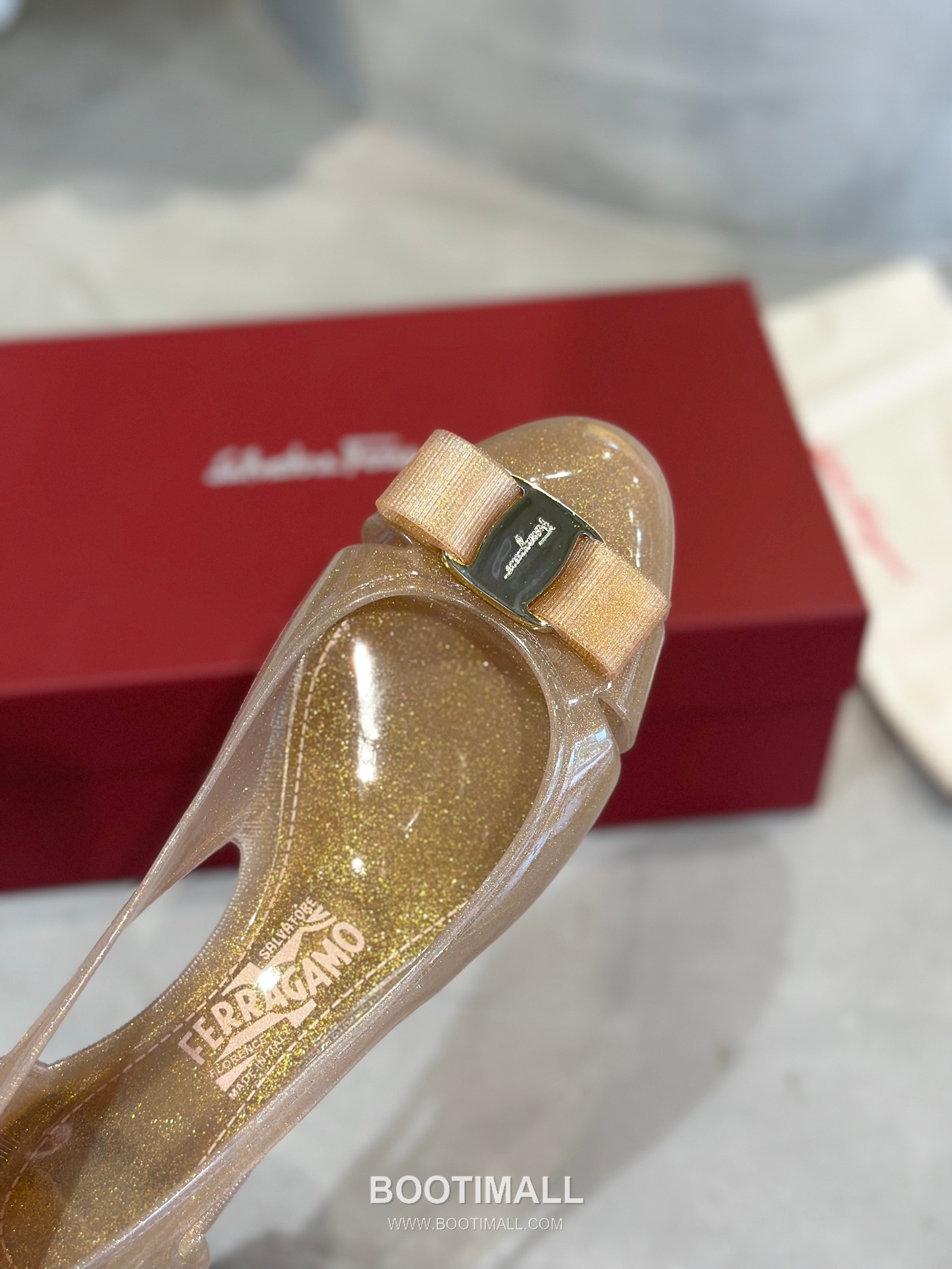 Salvatore Ferragamo Vara Bow PVC Jelly Flats 살바토레 페라가모 바라 리본 PVC 젤리 플랫 282624 2cm 8