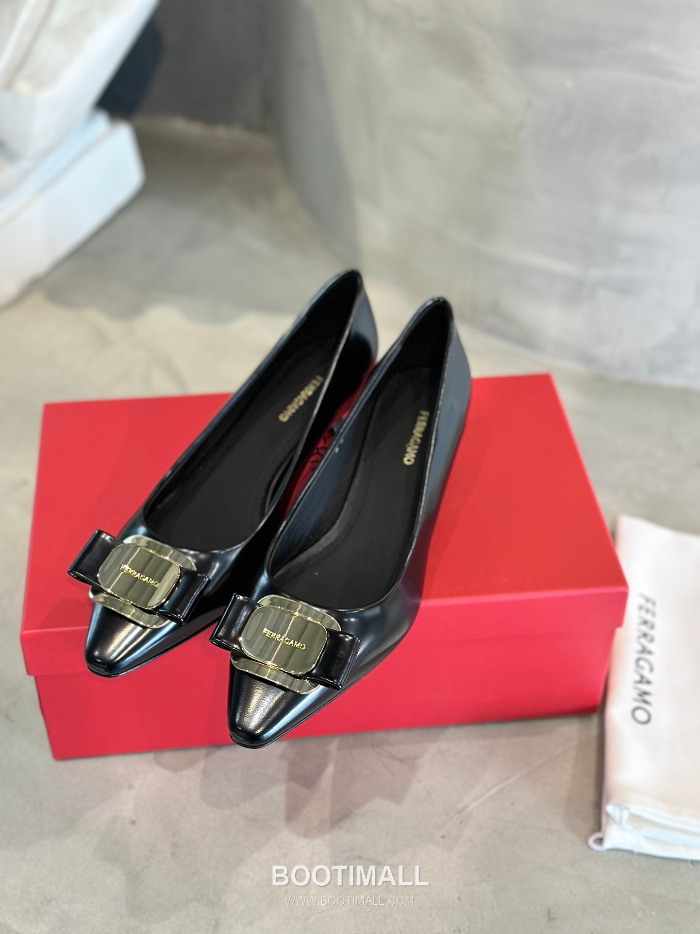 Salvatore Ferragamo Vara Bow Nappa Leather Low Heel Pumps 살바토레 페라가모 바라 리본 나파 레더 로우 힐 펌프스 504845 3cm 1