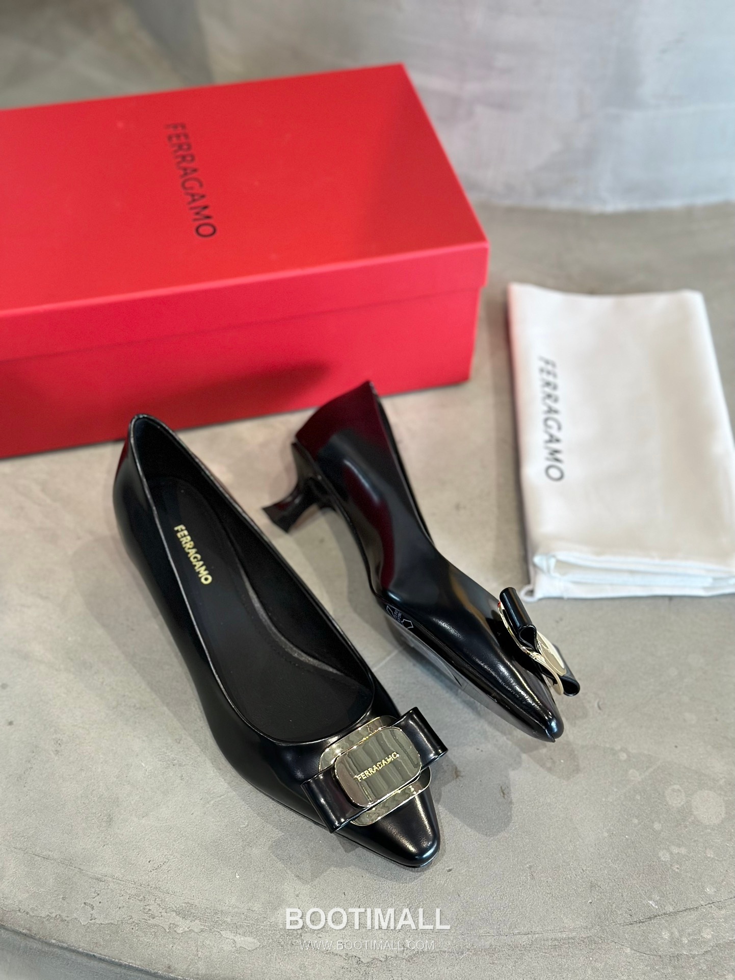 Salvatore Ferragamo Vara Bow Nappa Leather Low Heel Pumps 살바토레 페라가모 바라 리본 나파 레더 로우 힐 펌프스 504845 3cm 5