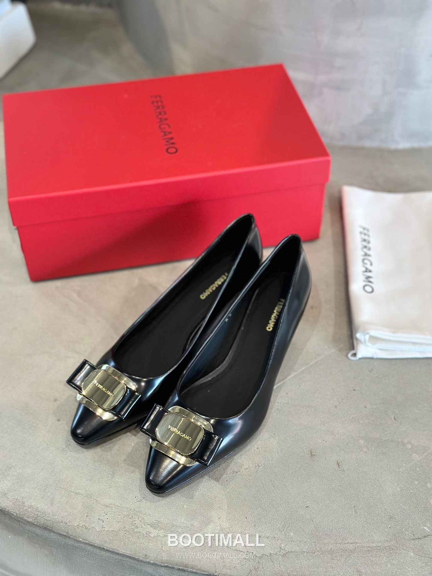 Salvatore Ferragamo Vara Bow Nappa Leather Low Heel Pumps 살바토레 페라가모 바라 리본 나파 레더 로우 힐 펌프스 504845 3cm 6