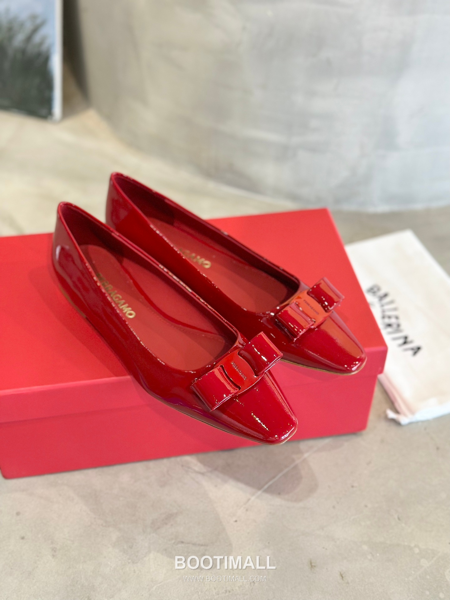 Salvatore Ferragamo Vara Bow Square Toe Ballet Flats 살바토레 페라가모 바라 리본 스퀘어 토 발레리나 플랫 504845 2cm 2