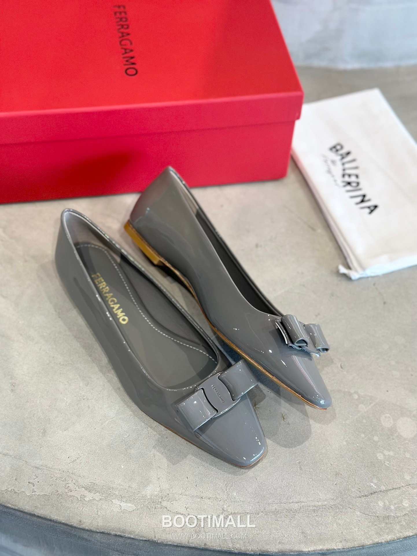 Salvatore Ferragamo Vara Bow Square Toe Ballet Flats 살바토레 페라가모 바라 리본 스퀘어 토 발레리나 플랫 504845 2cm 6