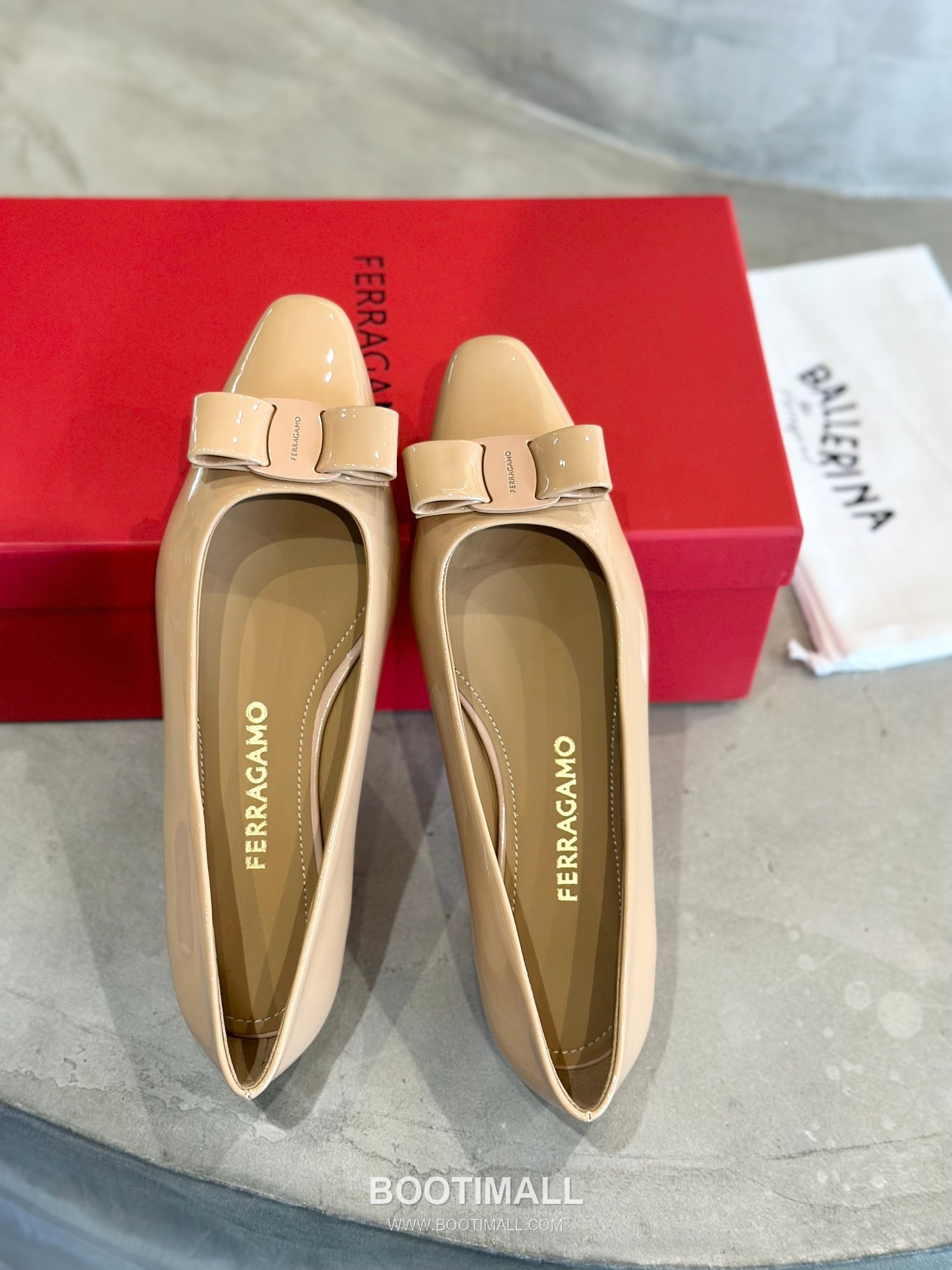 Salvatore Ferragamo Vara Bow Square Toe Ballet Flats 살바토레 페라가모 바라 리본 스퀘어 토 발레리나 플랫 504845 2cm 1