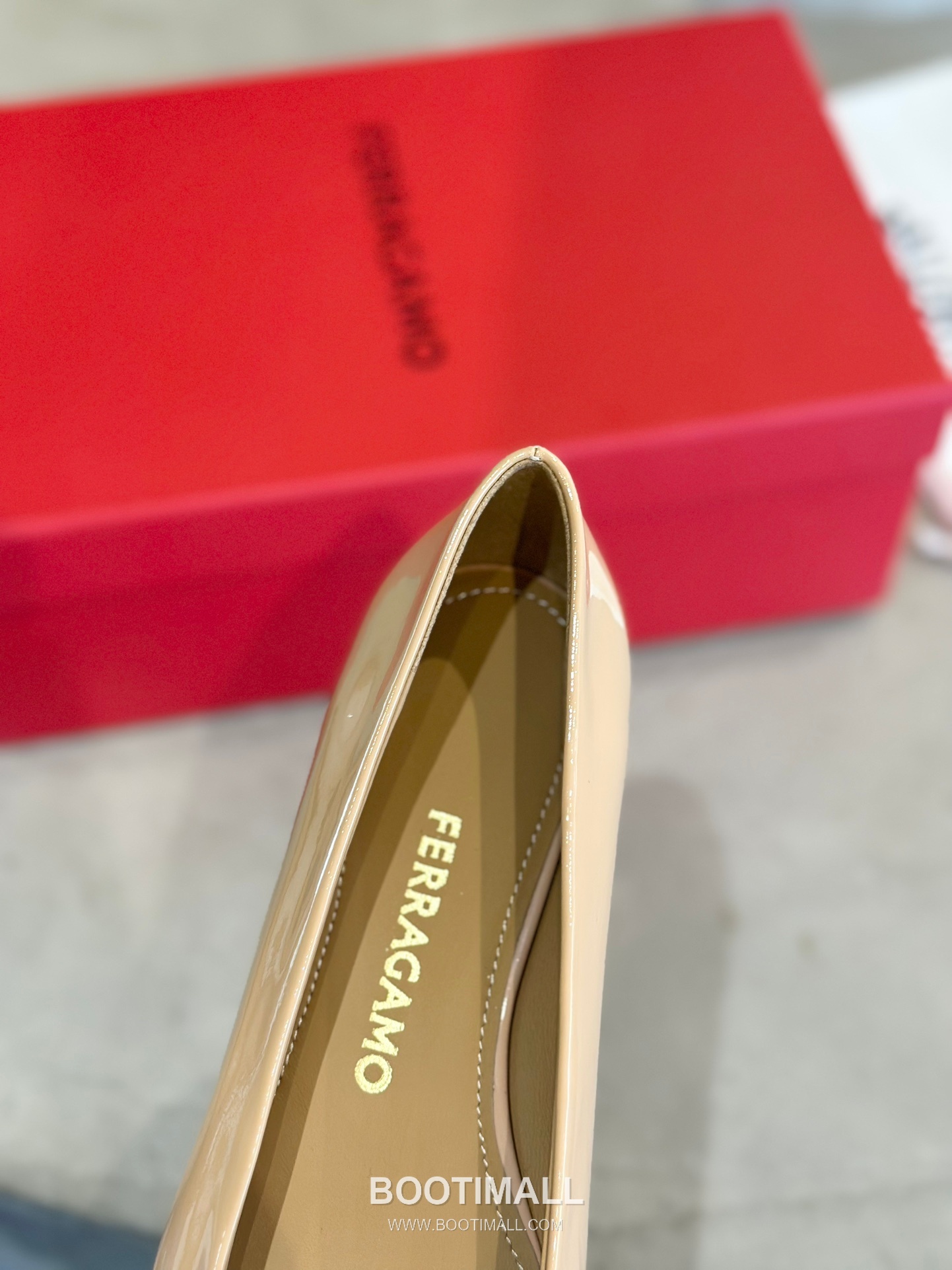 Salvatore Ferragamo Vara Bow Square Toe Ballet Flats 살바토레 페라가모 바라 리본 스퀘어 토 발레리나 플랫 504845 2cm 9